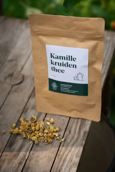 Kamille thee in kerstpakket van Bijdemaker